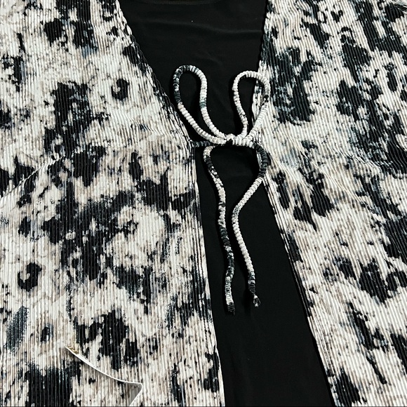 Notations Plus-Size  Mock 2-Piece Top Size 3X - Picture 3 of 10